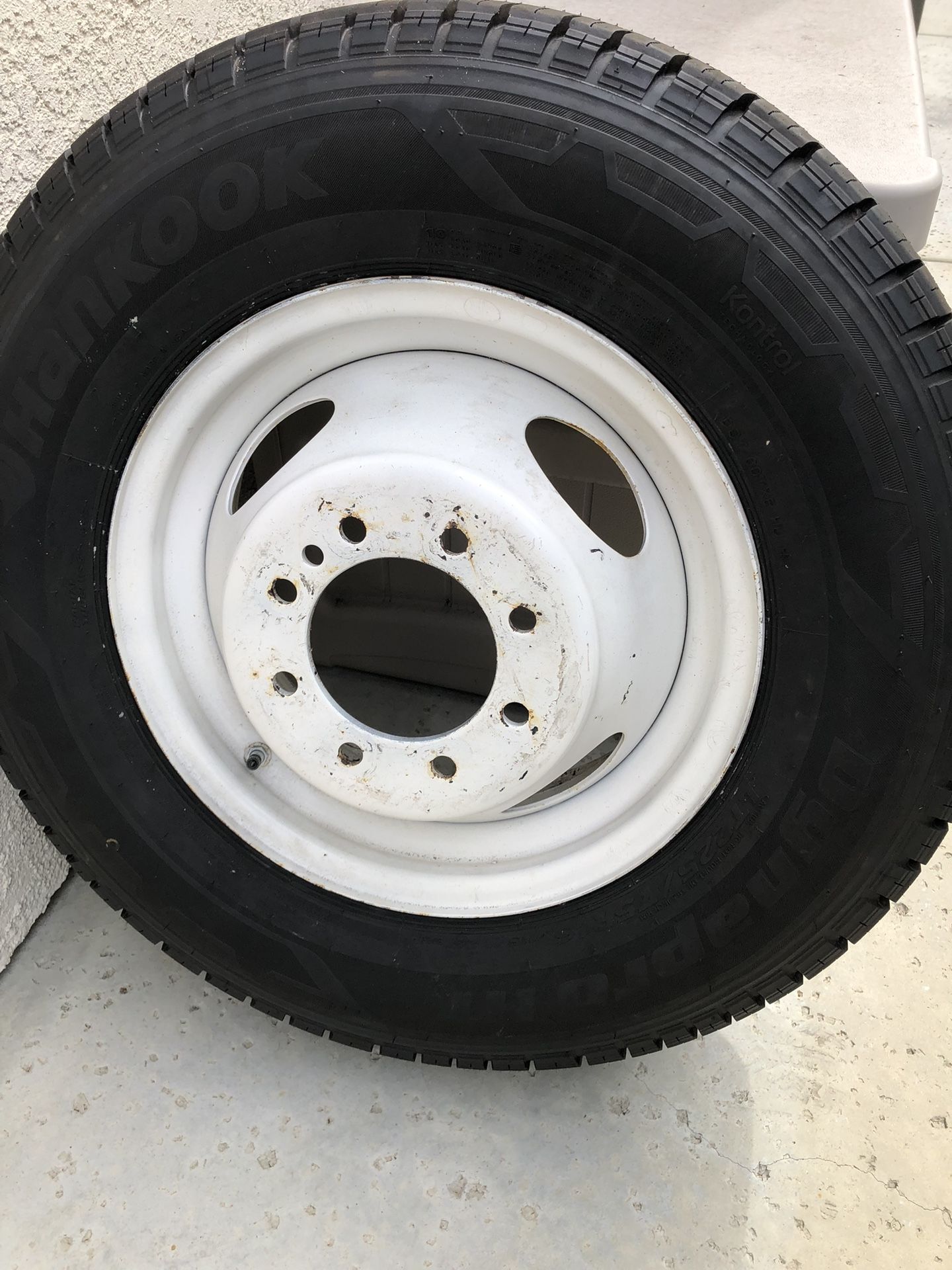 E350 E450 Spare Motorhome Wheel And Tire for Sale in Fullerton, CA