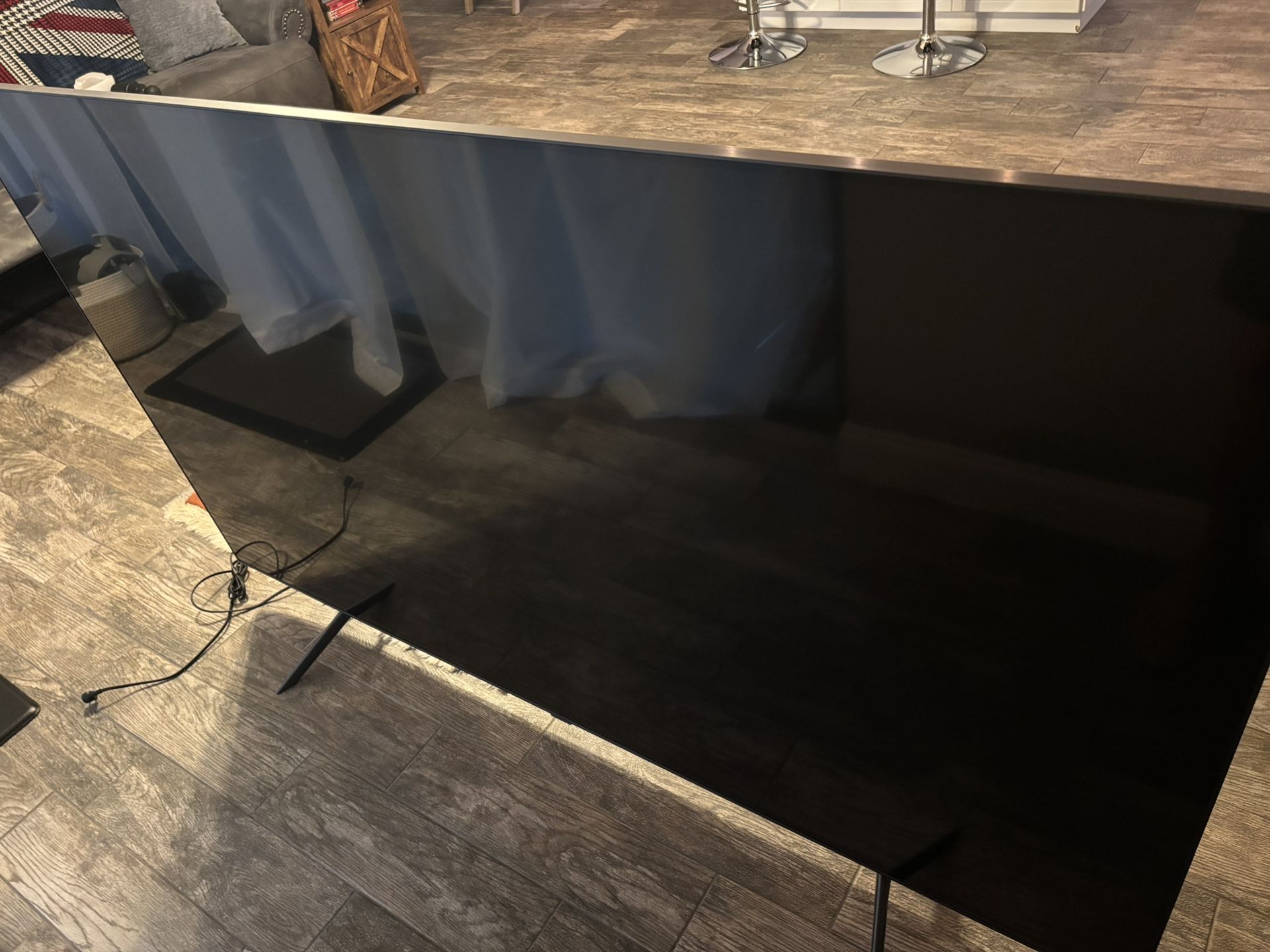 Samsung QELD 82” Faulty