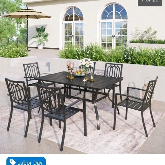 Patio Table With 6 Chairs.     NEW