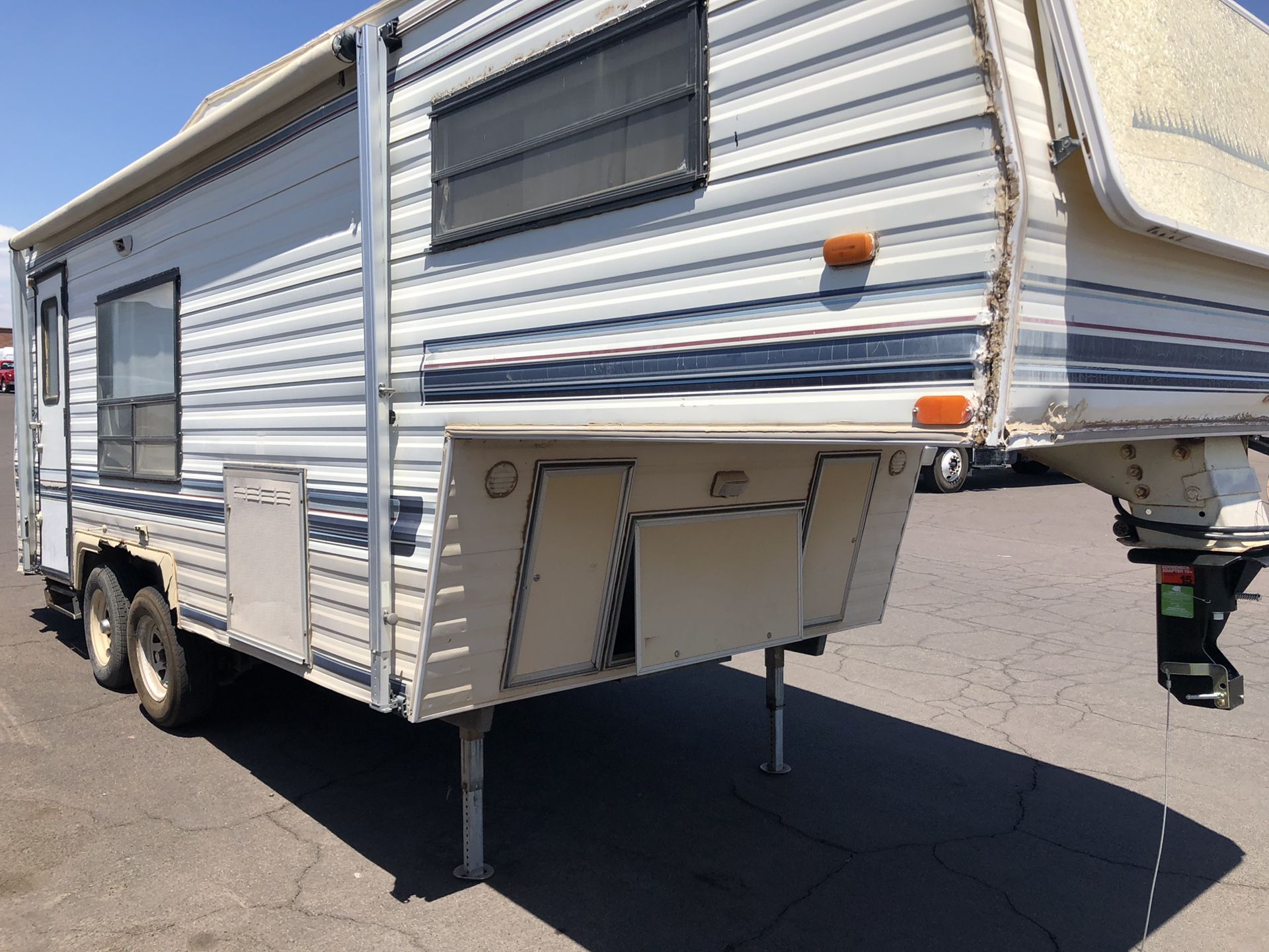 5th wheel camper trailer or tiny home need gone Today