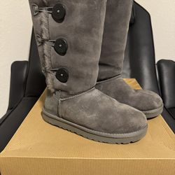 UGG  Bailey Button Triplet