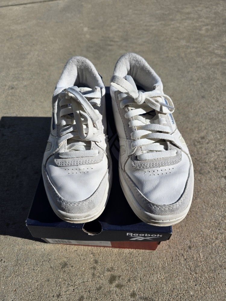 Reebok Womens Size 6 Shoes