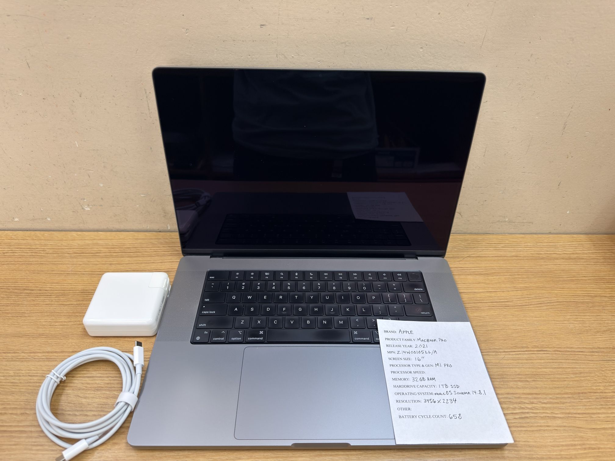 2021 APPLE MACBOOK PRO 16” M1 PRO/ 32GB RAM/ 1TB SSD W/ AFTERMARKET CHARGER, Z14W00105LL/A