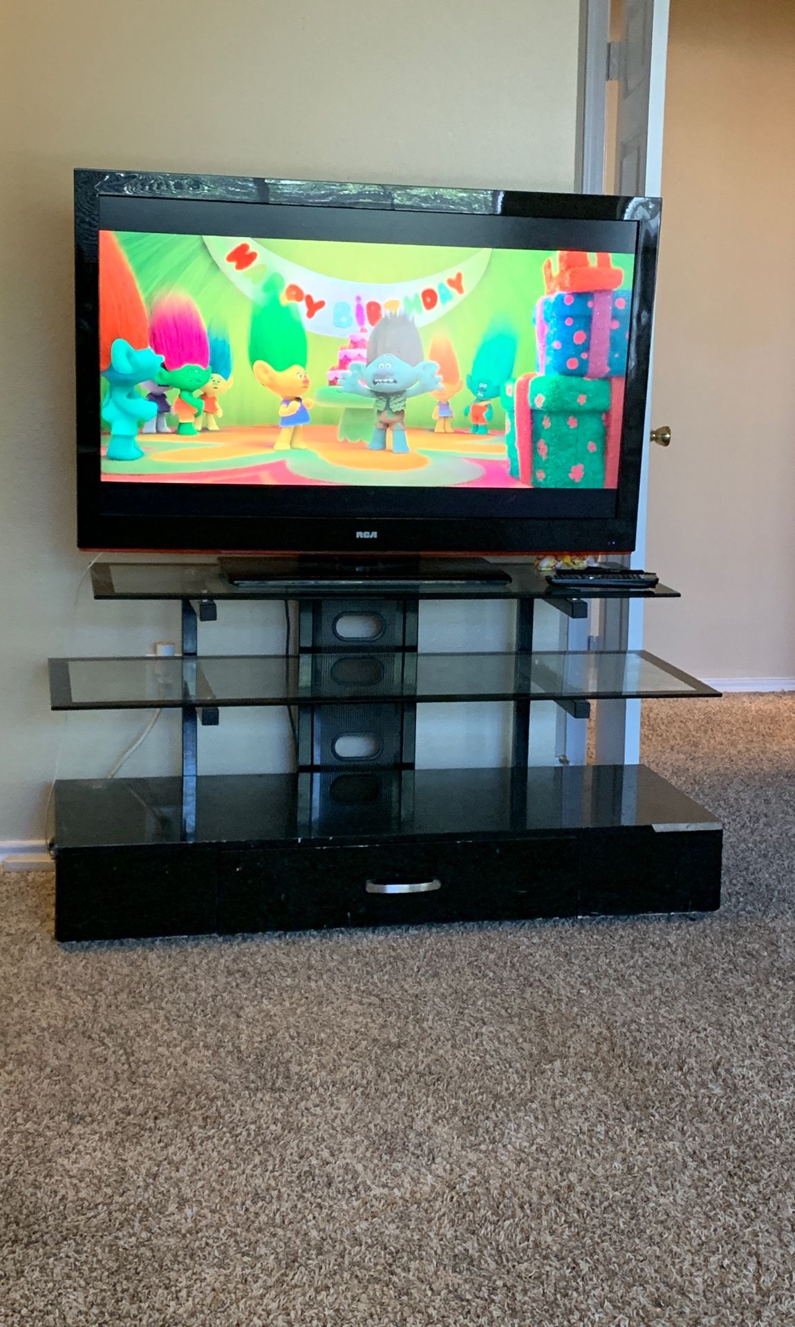 Free TV stand