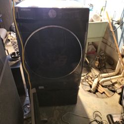 Samsung Steam Washer With Pedestal Please Read!!!! Needs Repair!!!