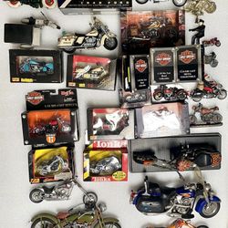 Large lot of mostly new in the box motorcycle diecast models
