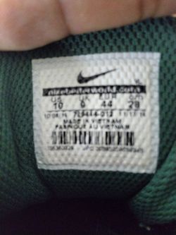 Soccer shoes