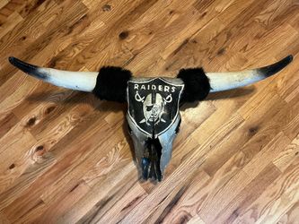 Las Vegas Raiders Cow Skull