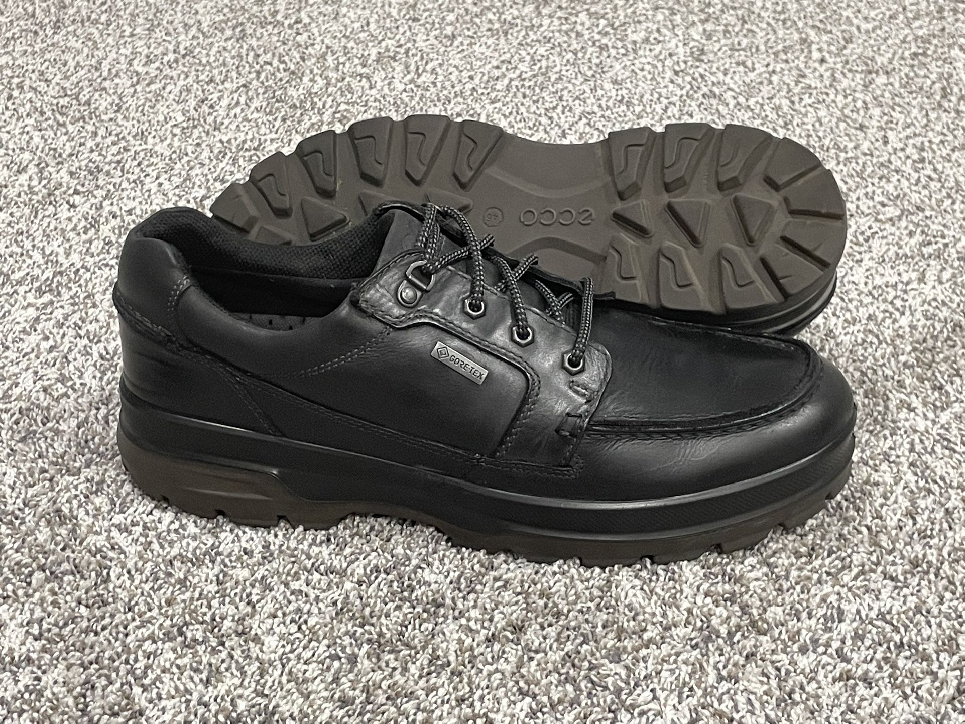 ecco rugged track black