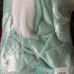 Winter Knee High Ward Robe 