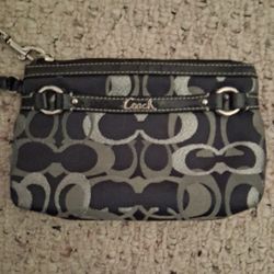 ❤️NWOT (READ) Vintage Jacquard COACH Signature Logo Wristlet
