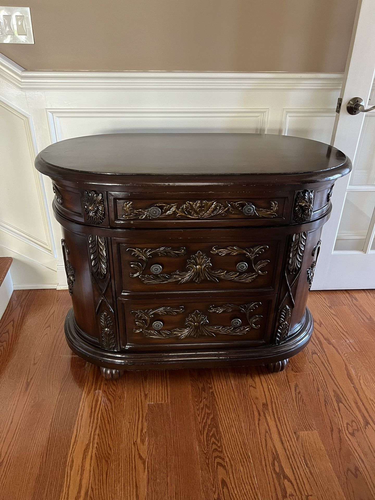 Decorative Bombay Chest Table