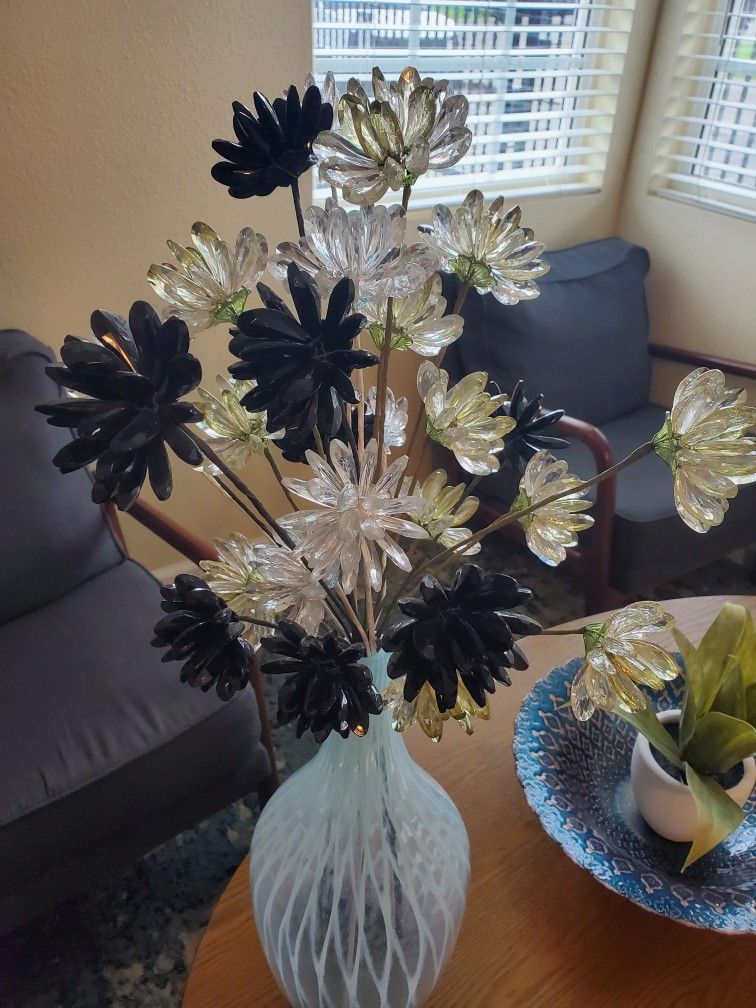 Large Glass Vase With Crystal Flowers