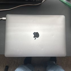 2018 Apple MacBook Air with 1.6GHz Intel Core i5 (13-inch)