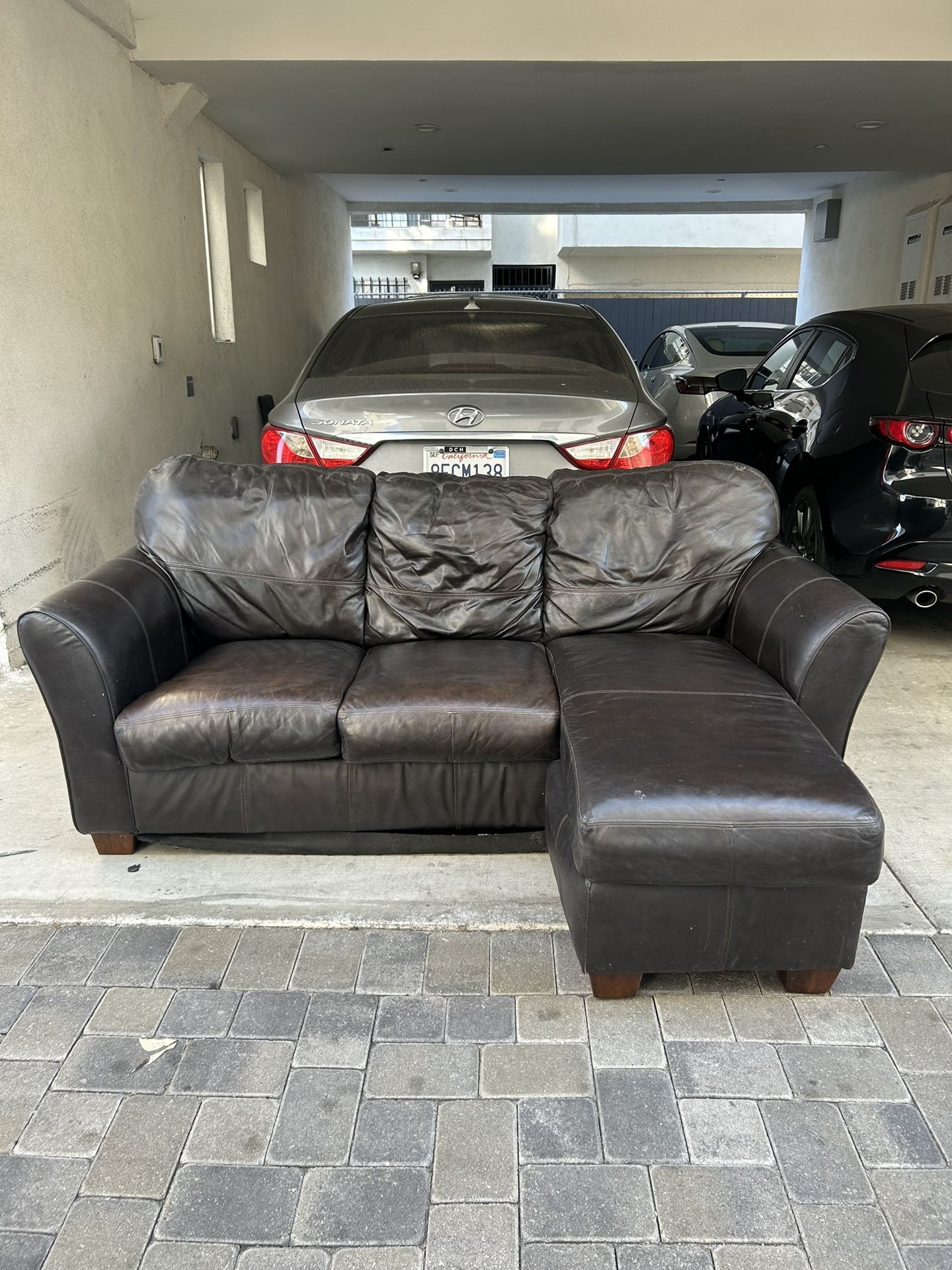 Beautiful Leather Rearrangeable Vintage L Couch