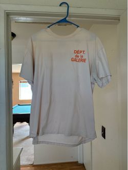 Gallery Department T-Shirt Size large