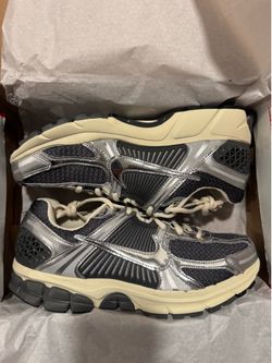 Nike vomero 5 size 10