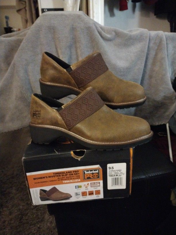 Never Before Worn Timberland PRO Riveter Women's Slip On SD Alloy Safety Toe Work Shoe
