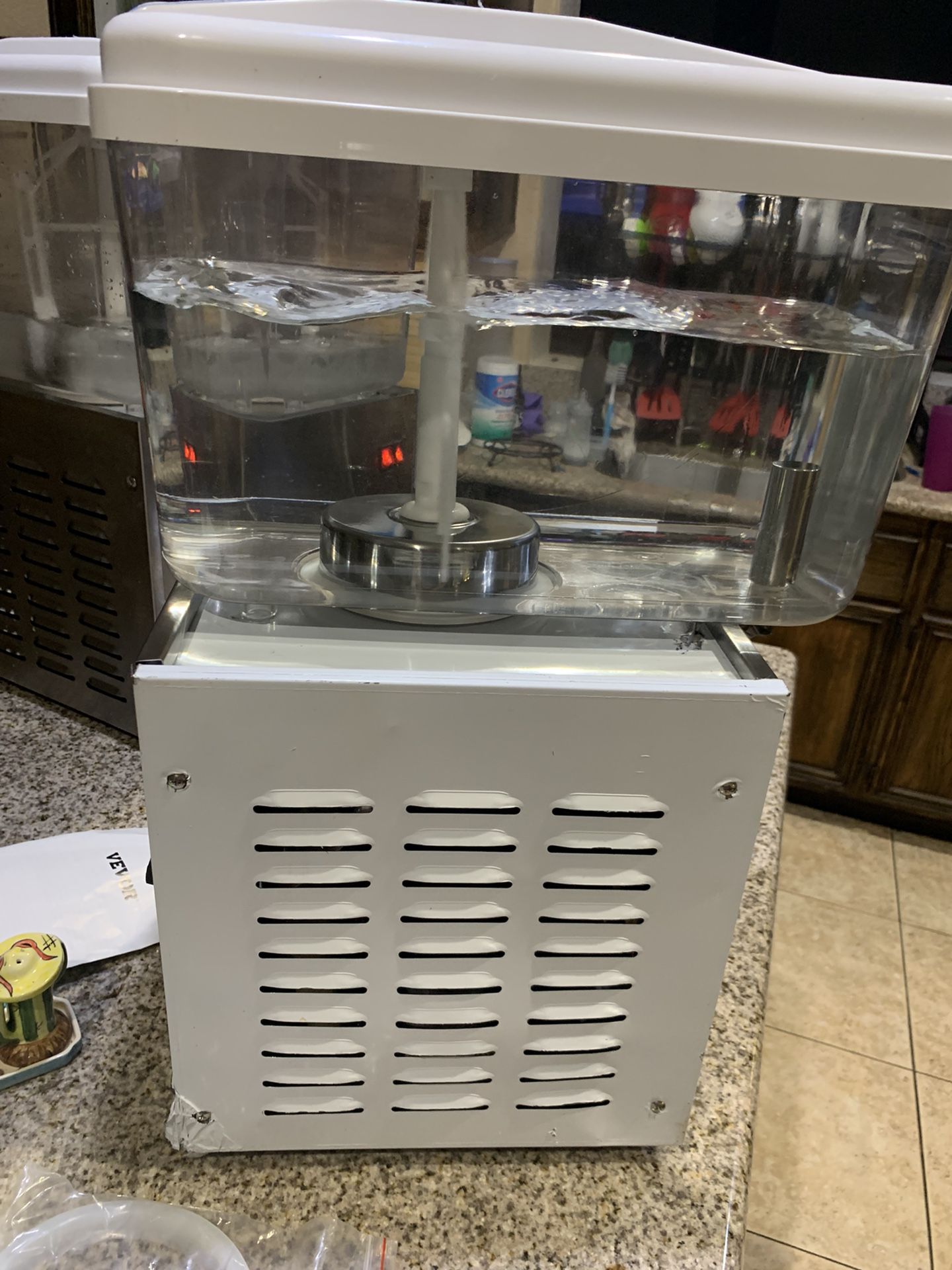 Vevor Commercial Beverage Dispenser / Agua Fresca / Smoothie / Cold Drink  Dispenser / Slushy / Rotating Mixing Cold Drink Machine Drink Refrigerator  for Sale in Menifee, CA - OfferUp