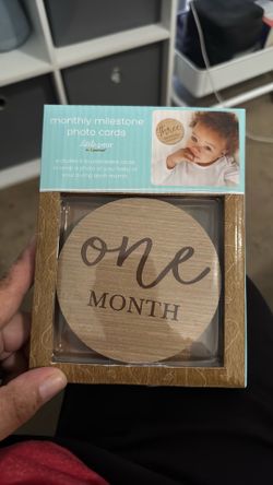 Monthly milestones photo cards