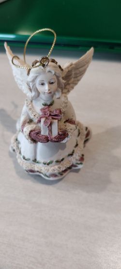 ANGEL CERAMIC ORNAMENT