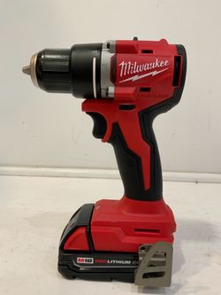 MILWAUKEE 1/2” DRILL/DRIVER 18v W/BATTERY M18 2.0