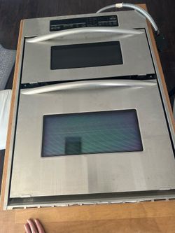 Microwave/oven set cabinet mounted