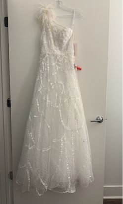 Brand new Mac Duggal wedding gown size 0