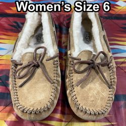 UGG Dakota Chestnut Suede Slippers Moccasins 5612 Shoes Women’s Size 6