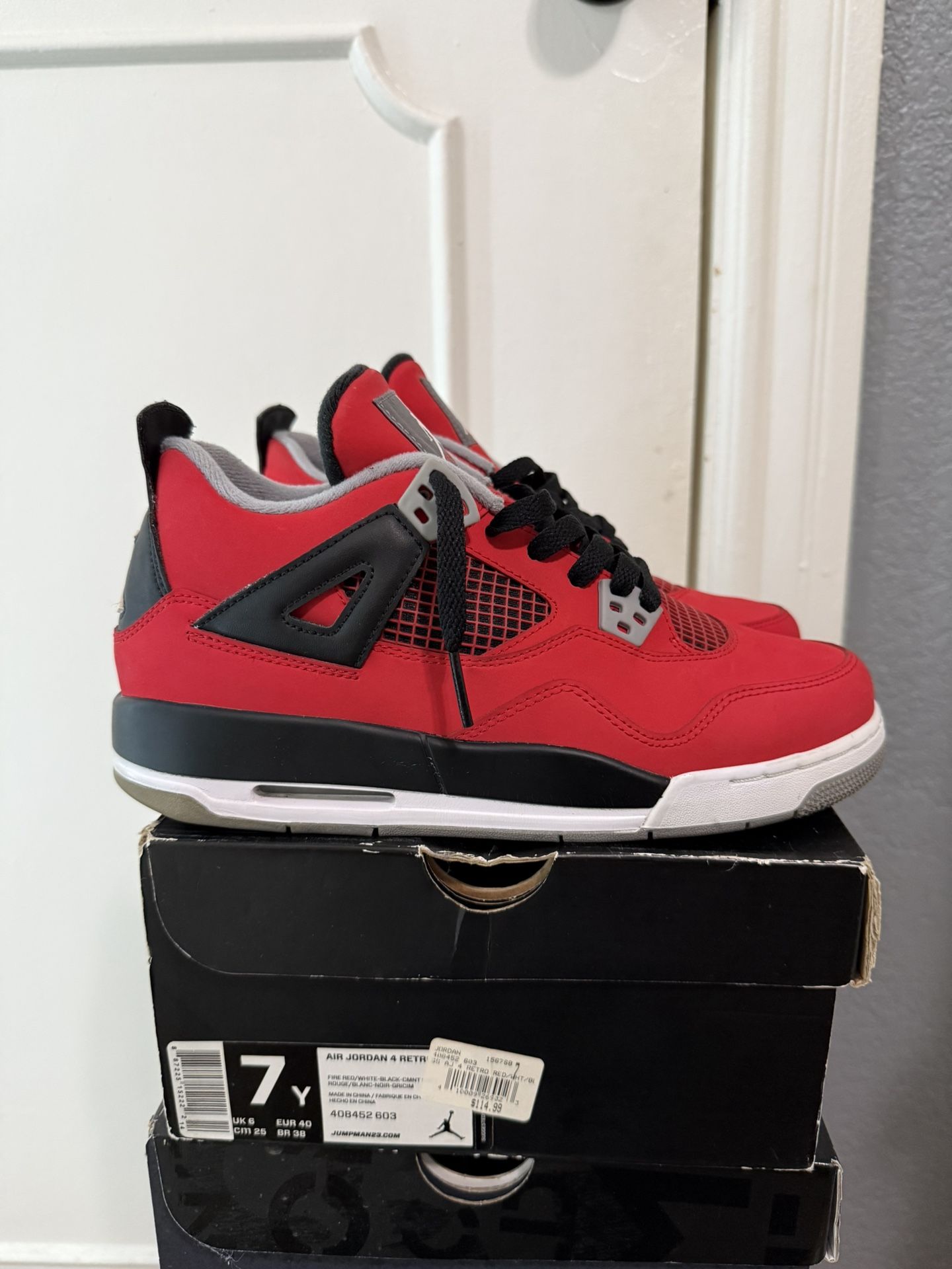 Air Jordan 4 ‘Toro Bravo’