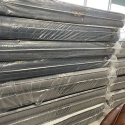 KING MATTRESS & BOXSPRING