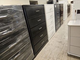 5 DRAWER CHEST SPECIALS SOLID WOOD FINANCING AVAILABLE IS EASY TO QUALIFY NO CREDIT CHECK