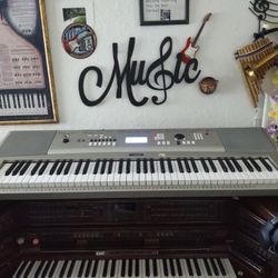 Keyboard Yamaha YPG 235