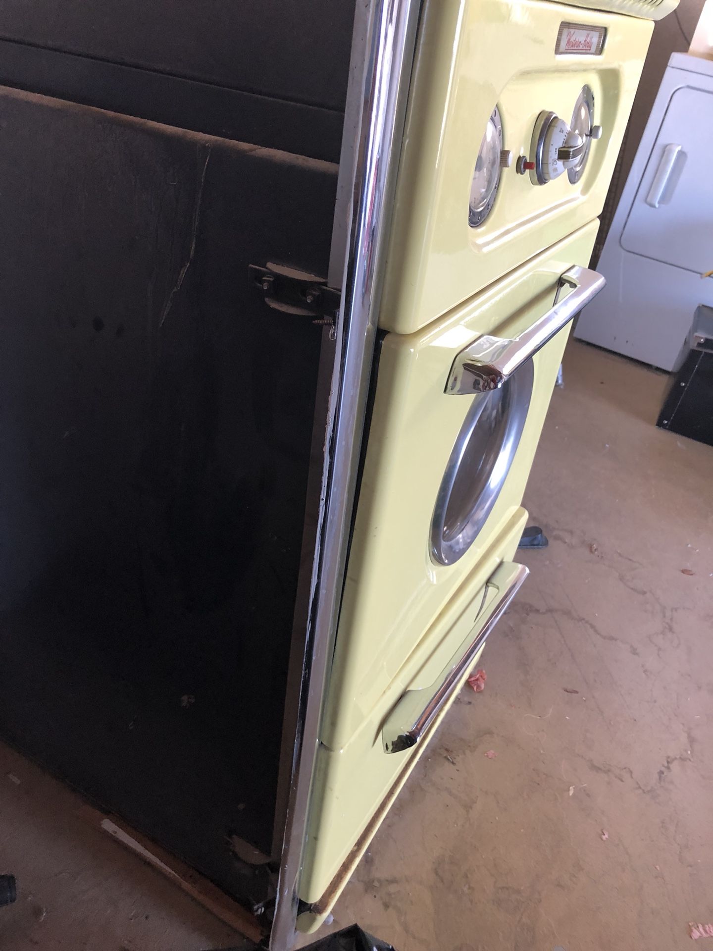 1950’s Western Holly wall oven stove. for Sale in Palm Springs, CA