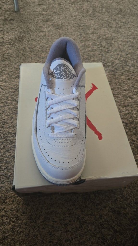 Jordan 2/3 Low White Cement 