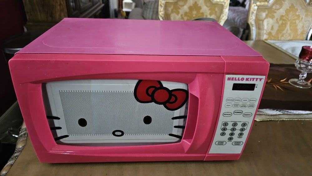 Hello Kitty Microwave