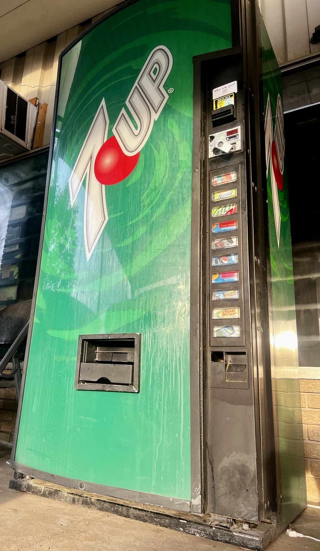 ICE-COLD DEAL – JUST IN TIME FOR SUMMER! Dixie-Narco Drink Vending Machine – FOR SALE