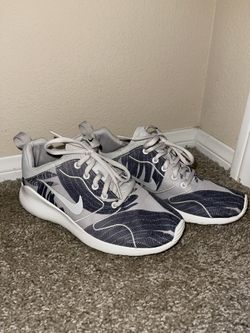 Like New Womens 7 Shoes