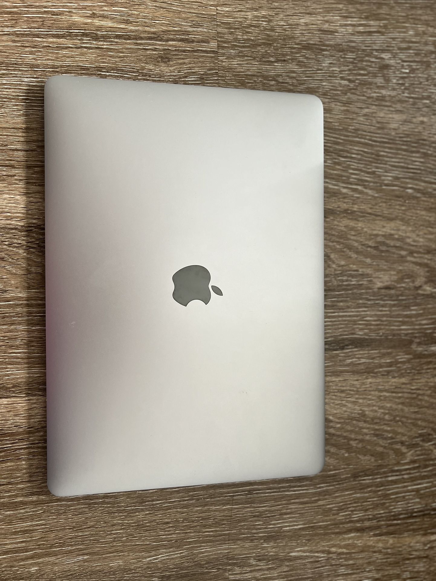 Apple MacBook Pro 13” (2016) – i7 / 16GB RAM / 500GB SSD