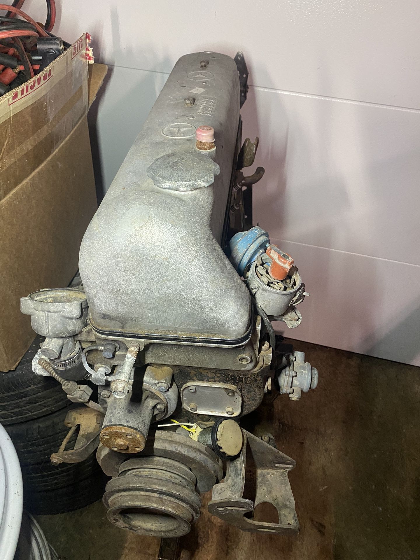 Mercedes Motor M108