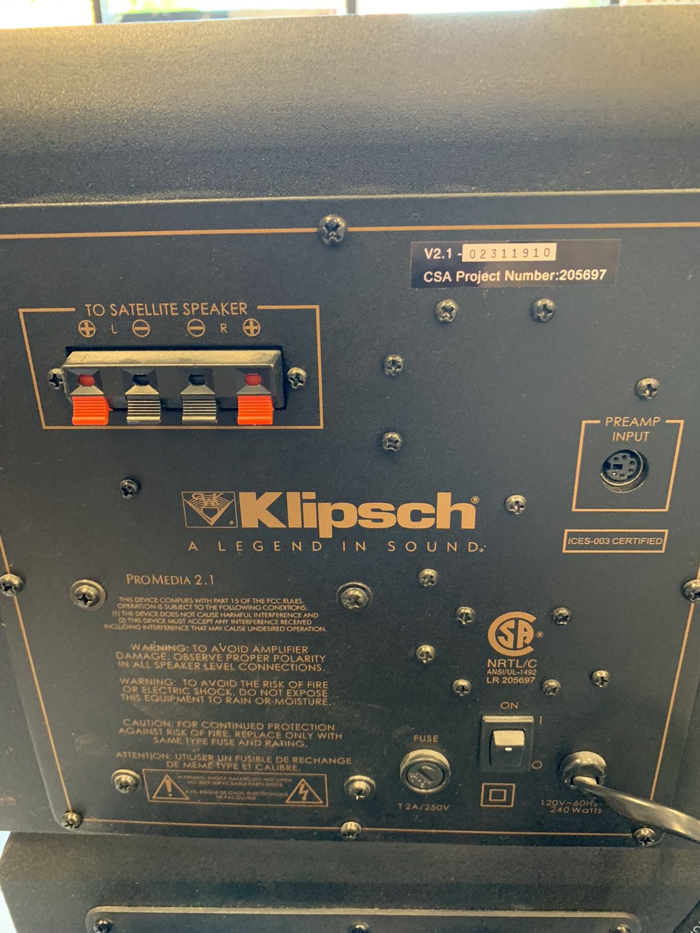 Klipsch 3pc Speaker Set w/powered Subwoofer $100