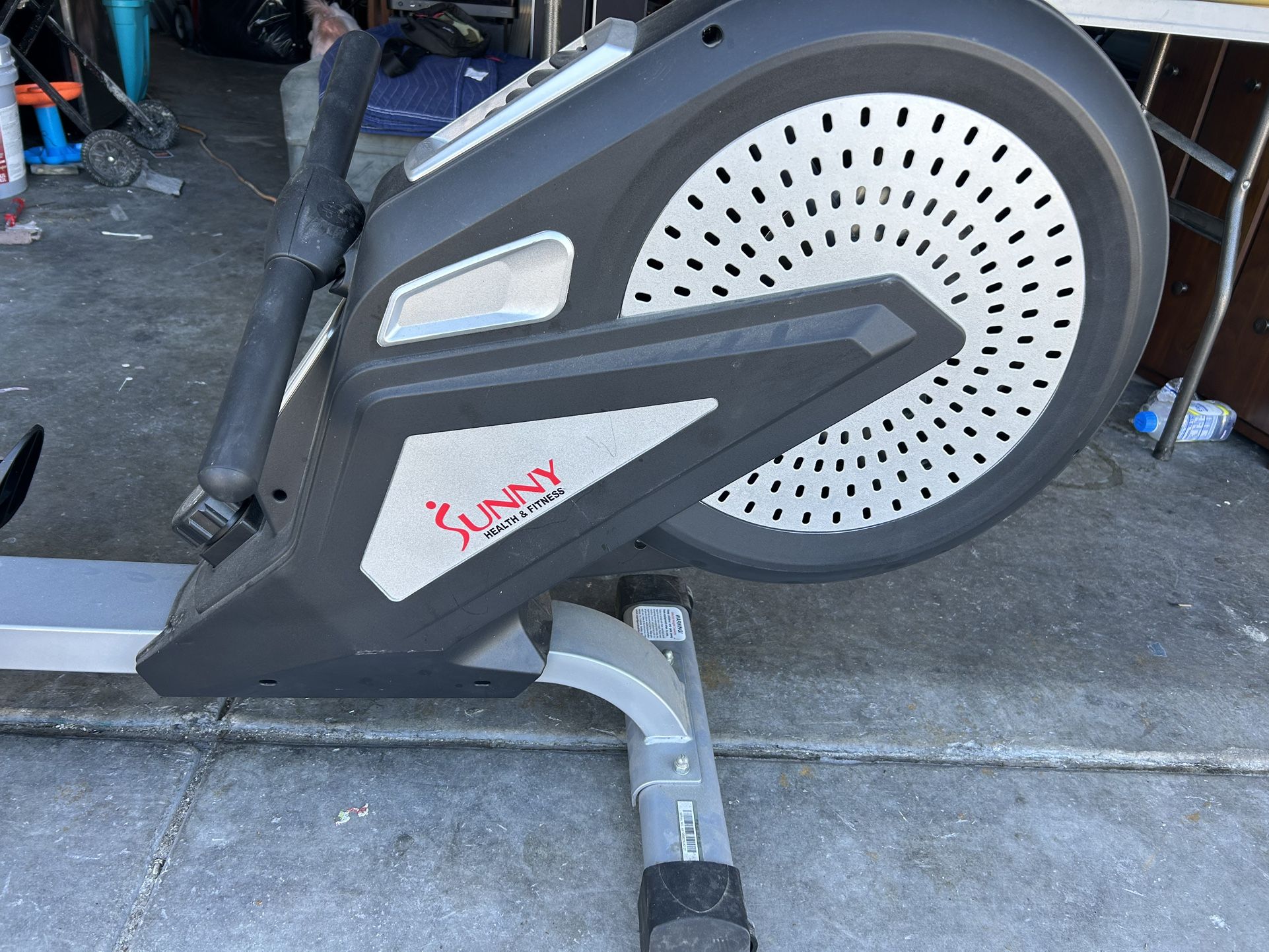 Sunny Health & Fitness Rowing Machine