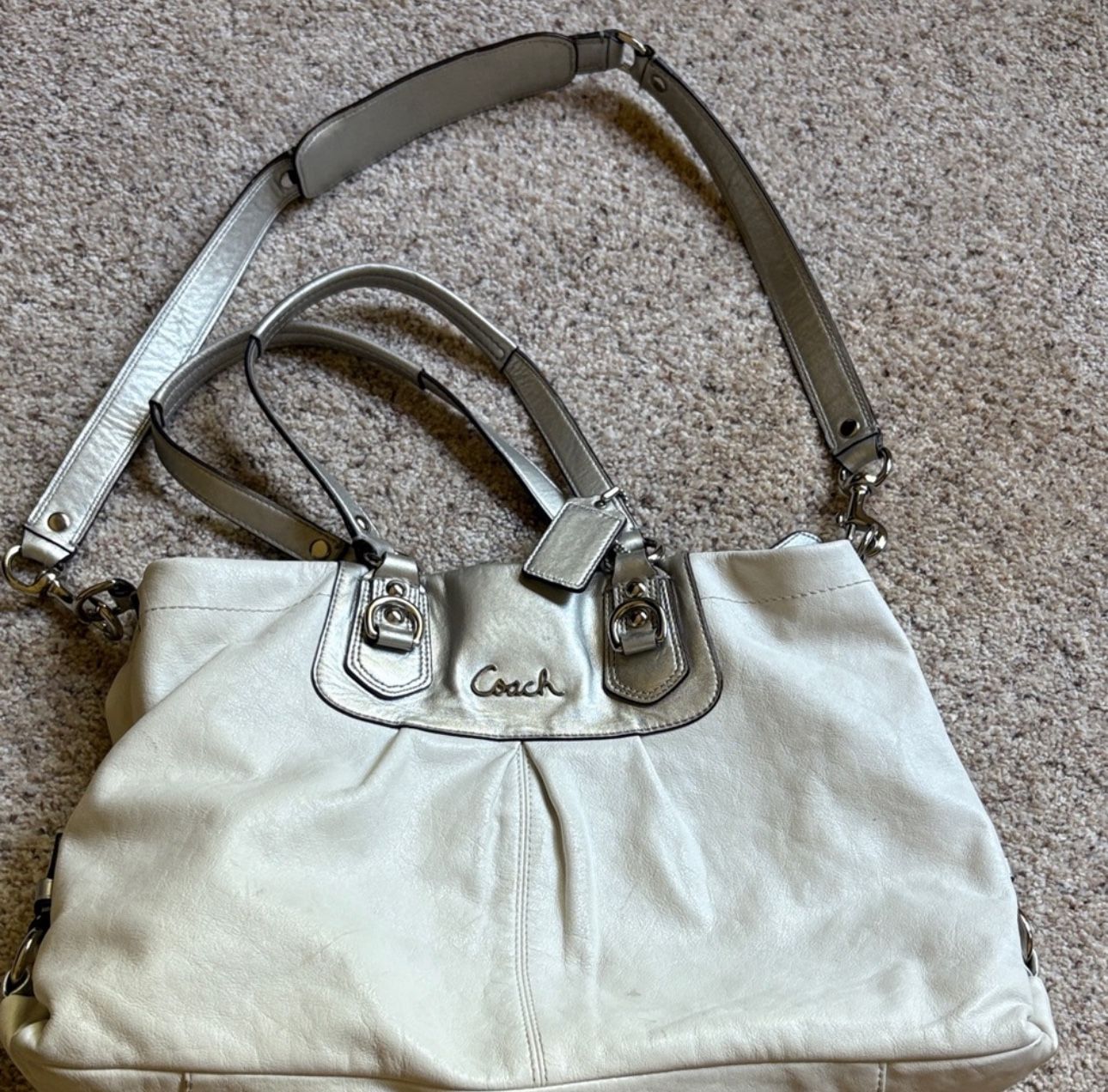 Coach White Leather Shoulder Bag