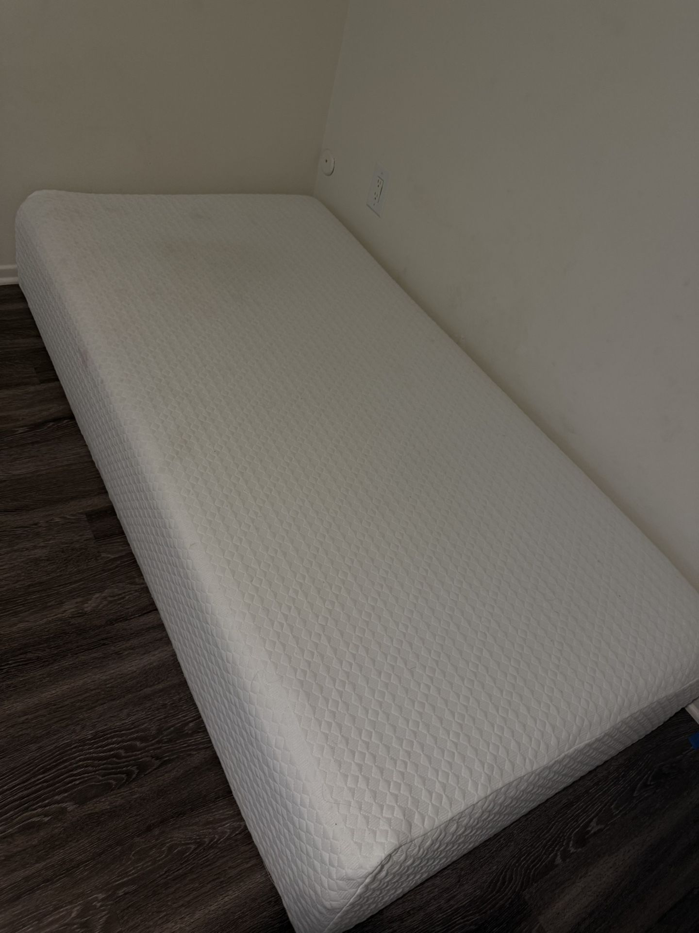 TWIN BED