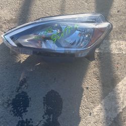 Nissan Sentra 2018 Passenger Side Front Light