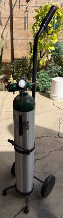 Oxygen cylinder