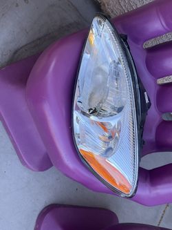 Headlight Ford Taurus 2007 2009