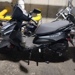 150cc 2025  Italica Spectra Bike