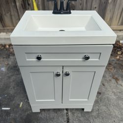 Used Bathroom Vanity Combo 