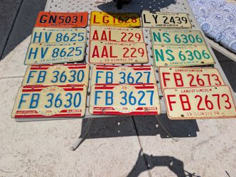 Vintage Illinois license plates.
